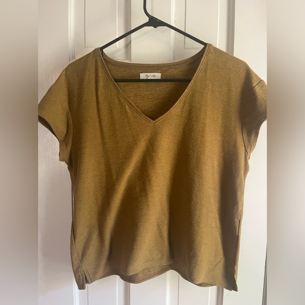 Madewell kit top V-neck with cute side slit details